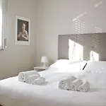 Leonardo Apartamento Rho