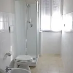 莱昂纳多公寓 * 罗镇